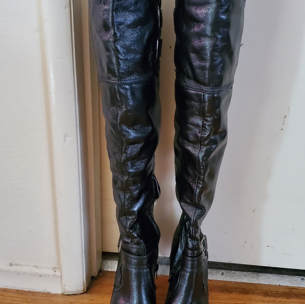 Boots - Picture 3 of 4